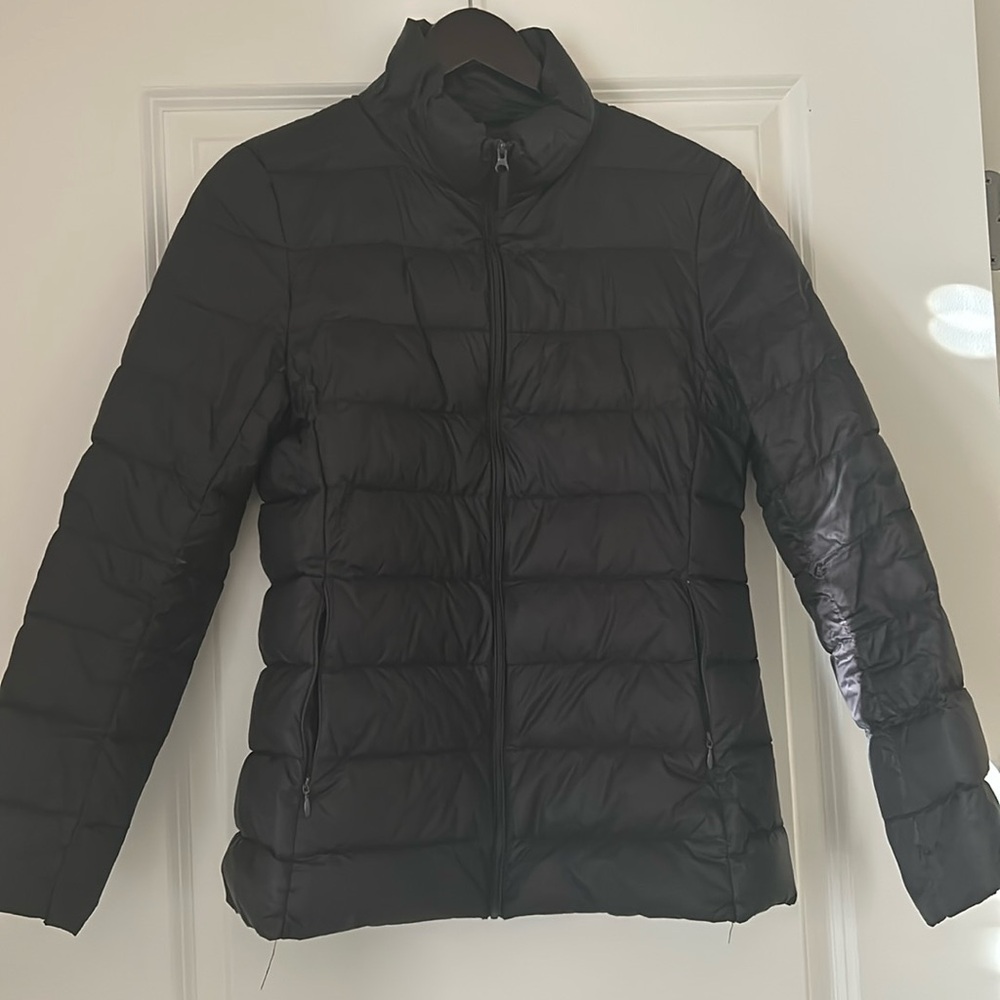 Lightweight puffer jacket